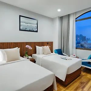 Hotell Happy Life Grand & Rooftop Skybar